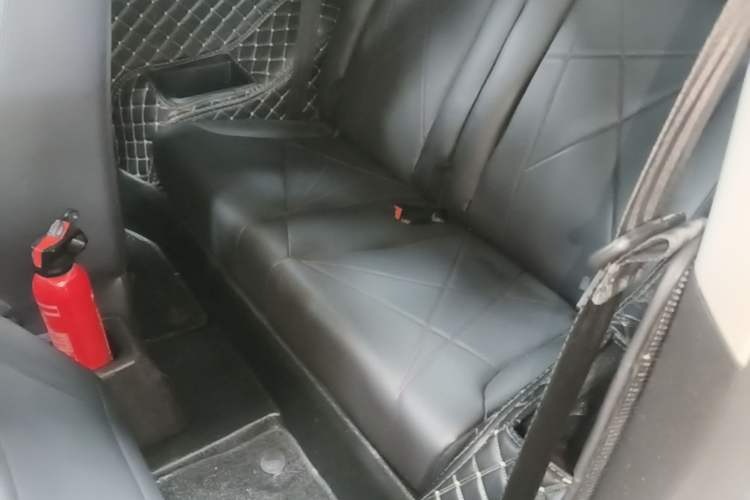 Used Chery QQ Little Ant 2022 Sweet Pink Edition Half-Sugar Version Lithium Iron Phosphate 30 kW 301 km Left Rear Seat