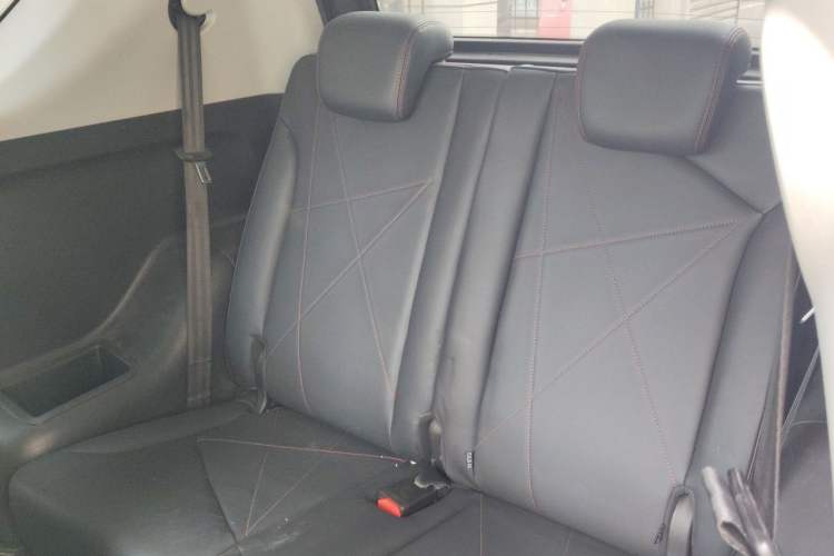 Used Chery QQ Little Ant 2022 Revised Version Sweet Pink Edition Half-Sugar Version Lithium Iron Phosphate 30.7 kWh 30 kW 301 km Left Rear Seat