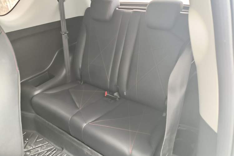 Used Chery QQ Little Ant 2022 Sweet Pink Edition Half-Sugar Version Lithium Iron Phosphate 29.2 kWh 30 kW 301 km Left Rear Seat