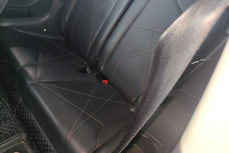 Used Chery QQ Little Ant 2022 Sweet Pink Edition Half-Sugar Version 3-Cell Lithium 30kW 301km Left Rear Seat