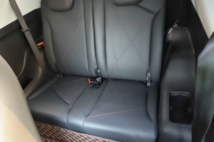 Used Chery QQ Little Ant 2022 Revised Version Sweet Pink Edition Half-Sugar Version Lithium Iron Phosphate 30.7 kWh 30 kW 301 km Left Rear Seat