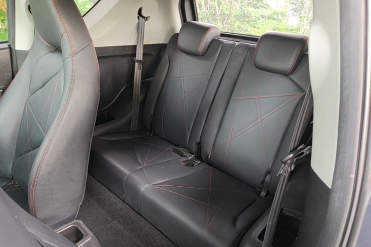 Used Chery QQ Little Ant 2022 Restyled Version Sweet Pink Edition Half-Sugar Version 28.8 kWh 30 kW 301 km Left Rear Seat
