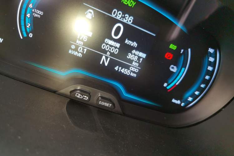 Used Chery QQ Little Ant 2022 Revised Version Sweet Pink Edition Half-Sugar Version Lithium Iron Phosphate 30.7 kWh 30 kW 301 km Odometer Close Up