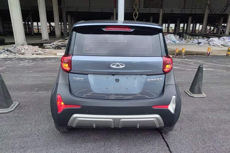 Used Chery QQ Little Ant 2022 Revised Version Sweet Pink Edition Half-Sugar Version Lithium Iron Phosphate 30.7 kWh 30 kW 301 km Rear