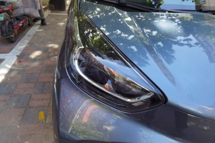 Used Chery QQ Little Ant 2022 Revised Version Sweet Pink Edition Half-Sugar Version Lithium Iron Phosphate 30.7 kWh 30 kW 301 km Right Front Headlight
