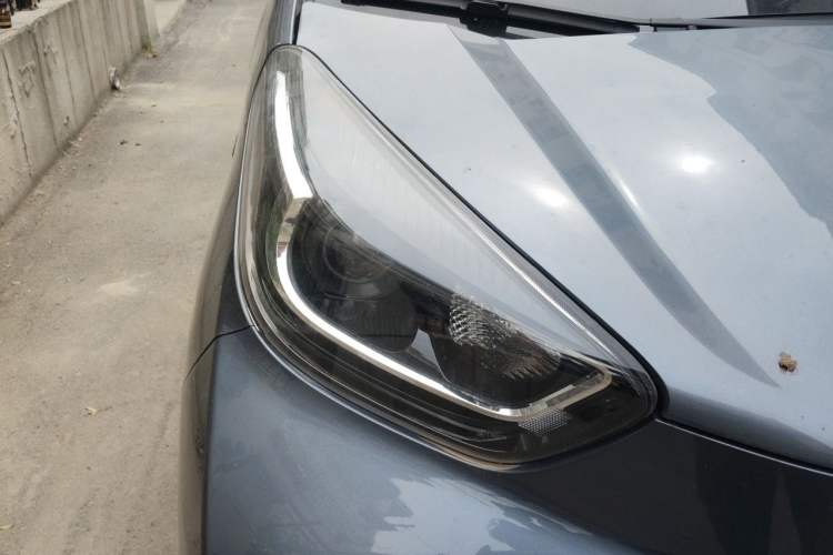 Used Chery QQ Little Ant 2022 Revised Version Sweet Pink Edition Half-Sugar Version Lithium Iron Phosphate 30.7 kWh 30 kW 301 km Right Front Headlight