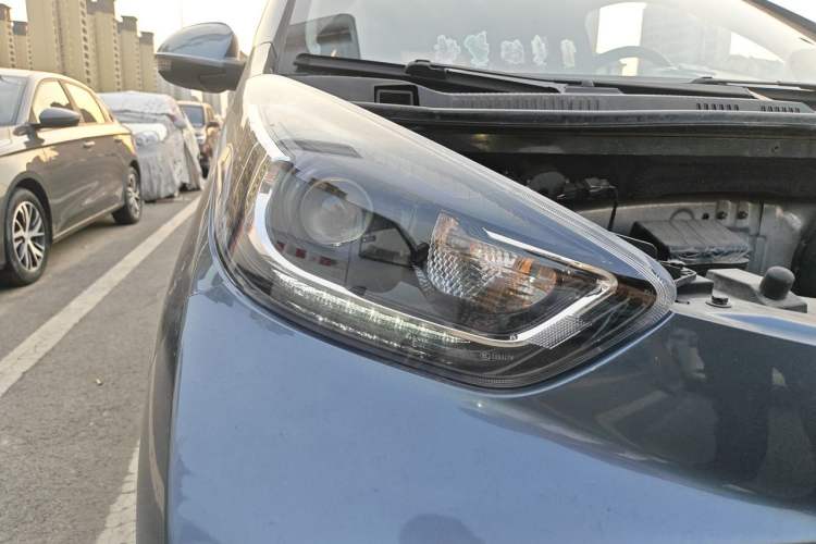 Used Chery QQ Little Ant 2022 Sweet Pink Edition Half-Sugar Version 3-Cell Lithium 30kW 301km Right Front Headlight