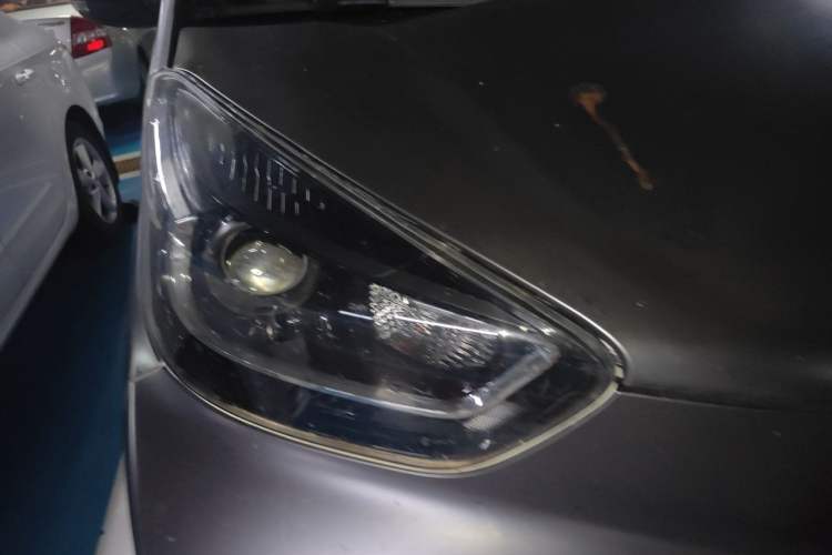 Used Chery QQ Little Ant 2022 Sweet Pink Edition Half-Sugar Version Lithium Iron Phosphate 30 kW 301 km Right Front Headlight