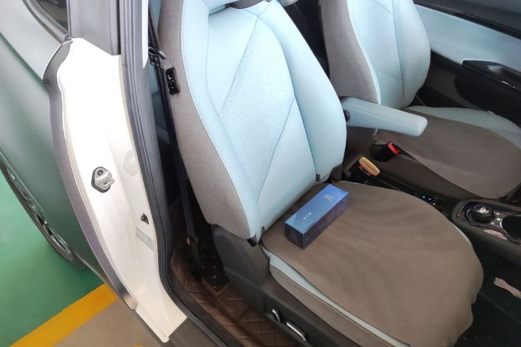 Used Chery QQ Little Ant 2022 Sweet Pink Edition Half-Sugar Version 3-Cell Lithium 30kW 301km Right Front Seat