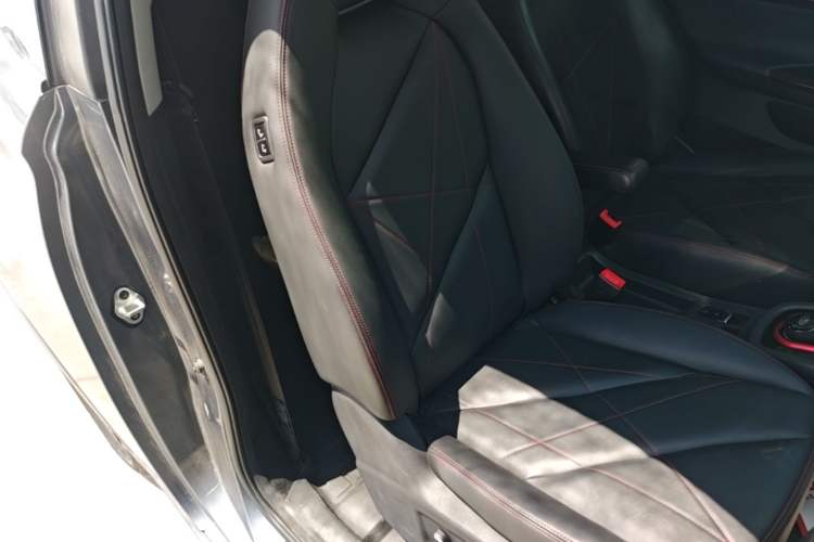 Used Chery QQ Little Ant 2022 Revised Version Sweet Pink Edition Half-Sugar Version Lithium Iron Phosphate 30.7 kWh 30 kW 301 km Right Front Seat