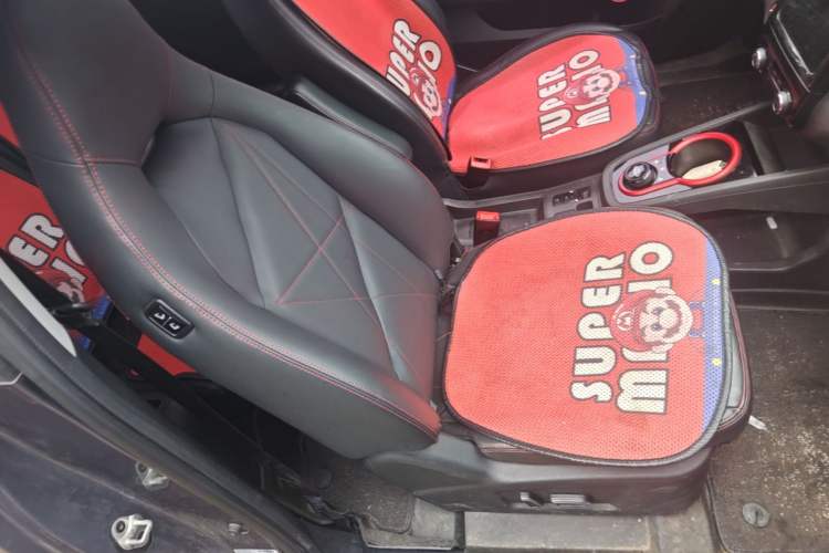Used Chery QQ Little Ant 2022 Revised Version Sweet Pink Edition Half-Sugar Version Lithium Iron Phosphate 30.7 kWh 30 kW 301 km Right Front Seat