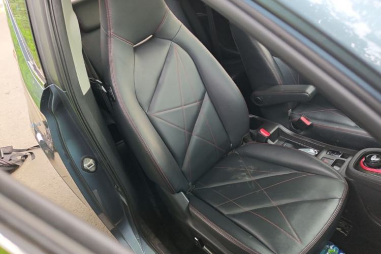 Used Chery QQ Little Ant 2022 Restyled Version Sweet Pink Edition Half-Sugar Version 28.8 kWh 30 kW 301 km Right Front Seat
