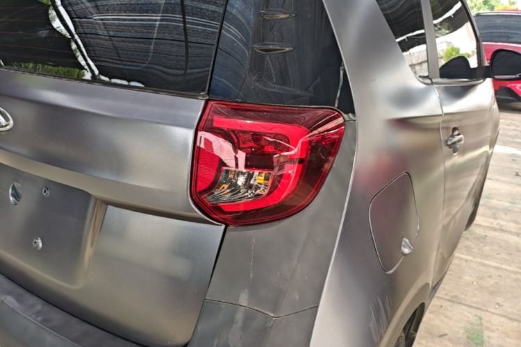 Used Chery QQ Little Ant 2022 Sweet Pink Edition Half-Sugar Version Lithium Iron Phosphate 30 kW 301 km Right Rear Taillight