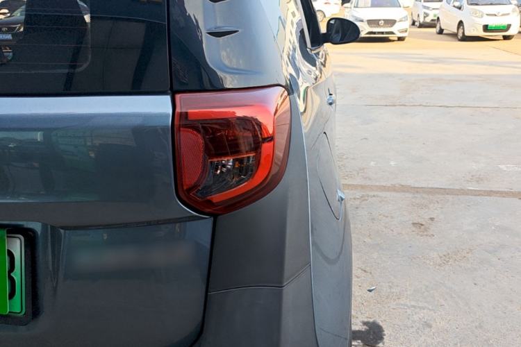 Used Chery QQ Little Ant 2022 Revised Version Sweet Pink Edition Half-Sugar Version Lithium Iron Phosphate 30.7 kWh 30 kW 301 km Right Rear Taillight