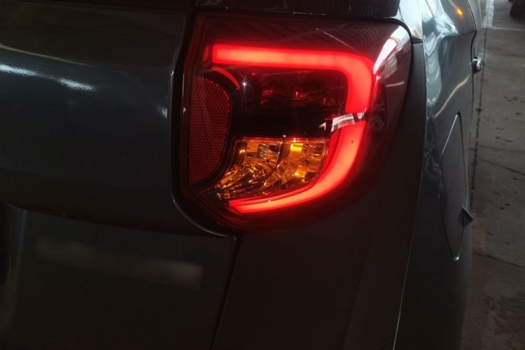 Used Chery QQ Little Ant 2022 Revised Version Sweet Pink Edition Half-Sugar Version Lithium Iron Phosphate 30.7 kWh 30 kW 301 km Right Rear Taillight