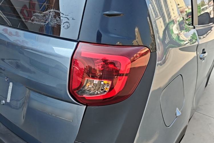 Used Chery QQ Little Ant 2022 Sweet Pink Edition Half-Sugar Version Lithium Iron Phosphate 30 kW 301 km Right Rear Taillight