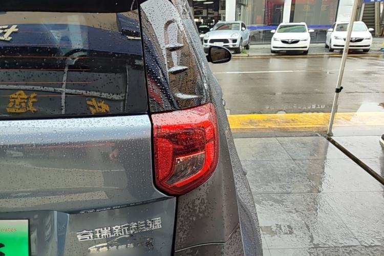 Used Chery QQ Little Ant 2022 Revised Version Sweet Pink Edition Half-Sugar Version Lithium Iron Phosphate 30.7 kWh 30 kW 301 km Right Rear Taillight