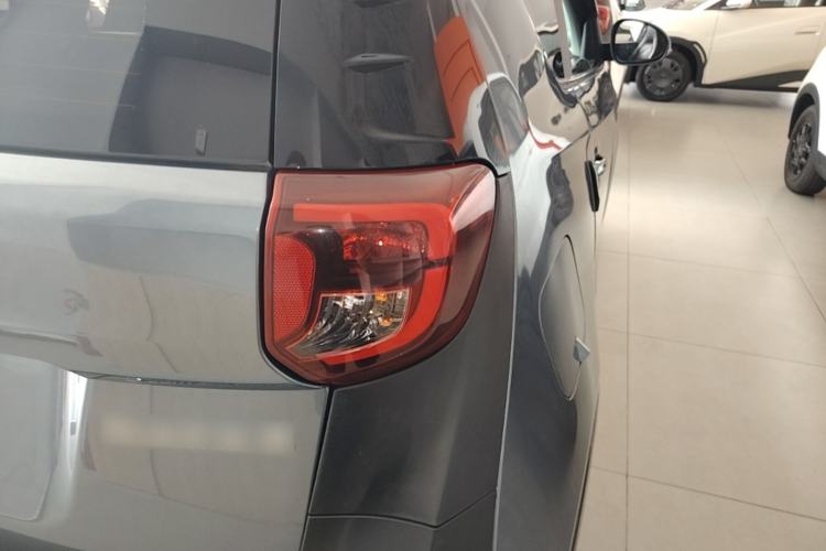 Used Chery QQ Little Ant 2022 Revised Version Sweet Pink Edition Half-Sugar Version Lithium Iron Phosphate 30.7 kWh 30 kW 301 km Right Rear Taillight