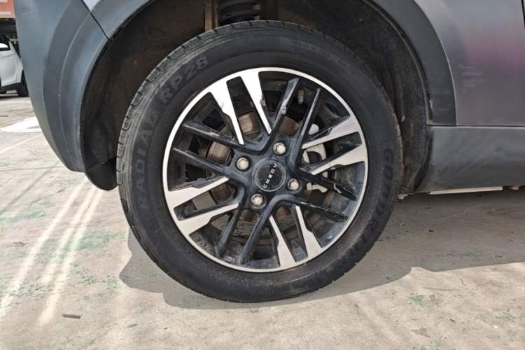 Used Chery QQ Little Ant 2022 Sweet Pink Edition Half-Sugar Version Lithium Iron Phosphate 30 kW 301 km Right Rear Wheel Hub
