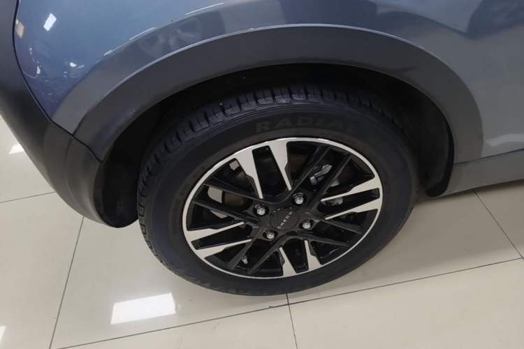 Used Chery QQ Little Ant 2022 Sweet Pink Edition Half-Sugar Version Lithium Iron Phosphate 30 kW 301 km Right Rear Wheel Hub
