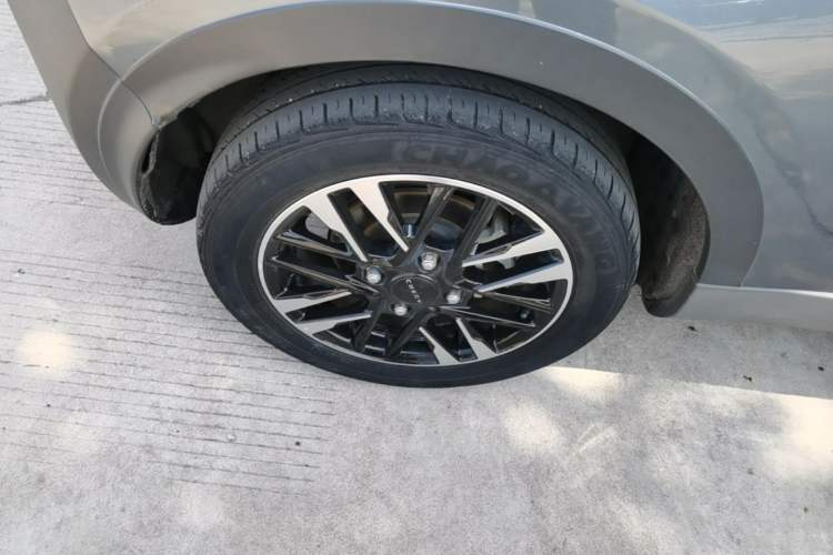 Used Chery QQ Little Ant 2022 Sweet Pink Edition Half-Sugar Version Lithium Iron Phosphate 30 kW 301 km Right Rear Wheel Hub