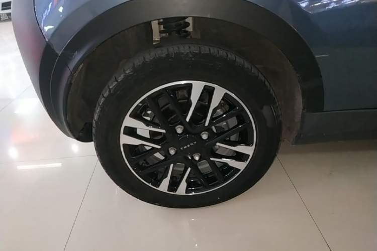 Used Chery QQ Little Ant 2022 Restyled Version Sweet Pink Edition Half-Sugar Version 28.8 kWh 30 kW 301 km Right Rear Wheel Hub