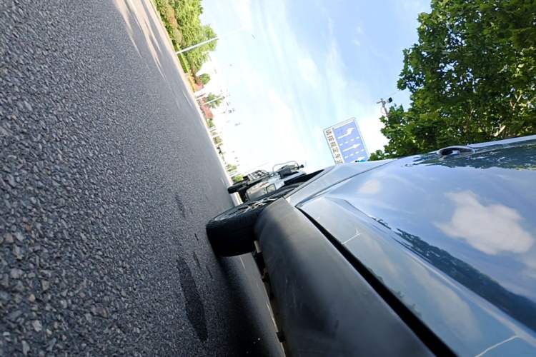 Used Chery QQ Little Ant 2022 300 000 Yuan "Ant Fan" Edition "Extra Sweet" Version Lithium Iron Phosphate 29.2 kWh 30 kW 301 km Right Side Sill