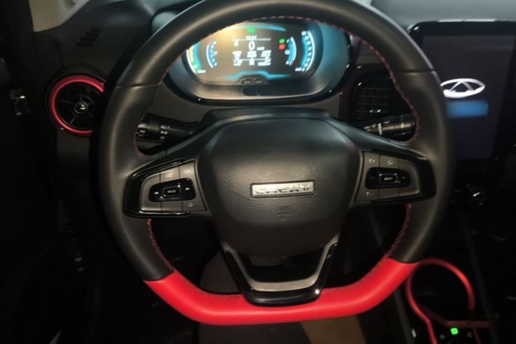 Used Chery QQ Little Ant 2022 Restyled Version Sweet Pink Edition Half-Sugar Version 30.6 kWh 30 kW 301 km Steering Wheel