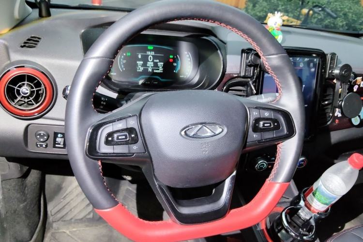 Used Chery QQ Little Ant 2022 Sweet Pink Edition Half-Sugar Version Lithium Iron Phosphate 29.2 kWh 30 kW 301 km Steering Wheel