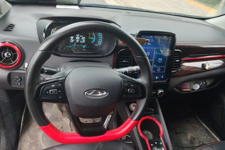 Used Chery QQ Little Ant 2022 Restyled Version Sweet Pink Edition Half-Sugar Version 30.6 kWh 30 kW 301 km Steering Wheel