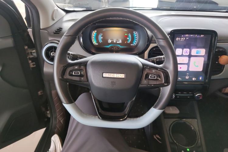 Used Chery QQ Little Ant 2022 Sweet Pink Edition Half-Sugar Version 3-Cell Lithium 30kW 301km Steering Wheel