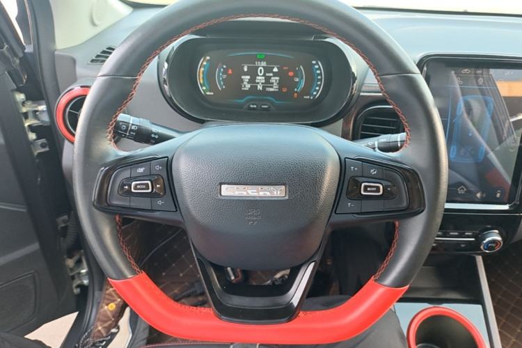 Used Chery QQ Little Ant 2022 Revised Version Sweet Pink Edition Half-Sugar Version Lithium Iron Phosphate 30.7 kWh 30 kW 301 km Steering Wheel