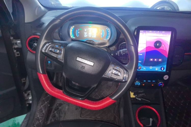Used Chery QQ Little Ant 2022 Revised Version Sweet Pink Edition Half-Sugar Version Lithium Iron Phosphate 30.7 kWh 30 kW 301 km Steering Wheel