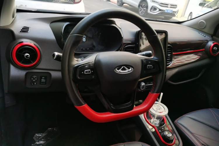 Used Chery QQ Little Ant 2022 Sweet Pink Edition Half-Sugar Version Lithium Iron Phosphate 29.2 kWh 30 kW 301 km Steering Wheel