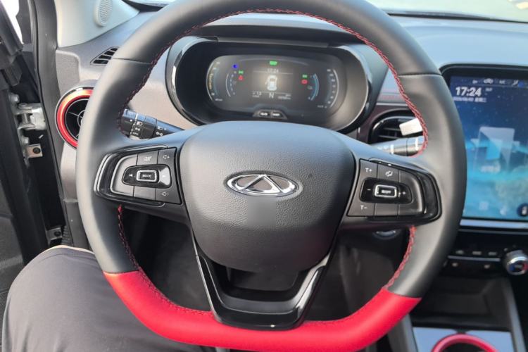 Used Chery QQ Little Ant 2022 Sweet Pink Edition Half-Sugar Version Lithium Iron Phosphate 29.2 kWh 30 kW 301 km Steering Wheel