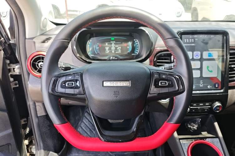 Used Chery QQ Little Ant 2022 Revised Version Sweet Pink Edition Half-Sugar Version Lithium Iron Phosphate 30.7 kWh 30 kW 301 km Steering Wheel