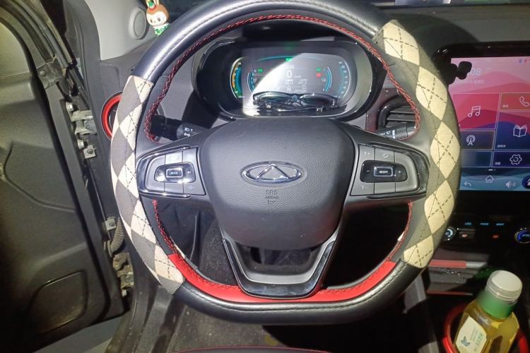 Used Chery QQ Little Ant 2022 Sweet Pink Edition Half-Sugar Version 3-Cell Lithium 30kW 301km Steering Wheel