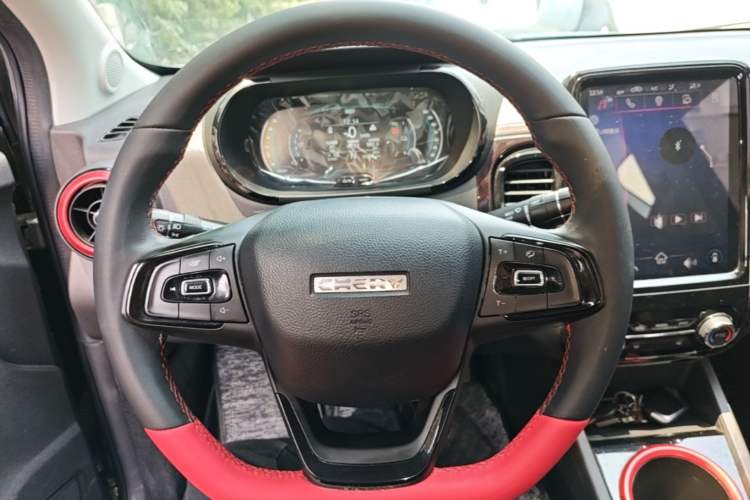 Used Chery QQ Little Ant 2022 Sweet Pink Edition Half-Sugar Version Lithium Iron Phosphate 30 kW 301 km Steering Wheel
