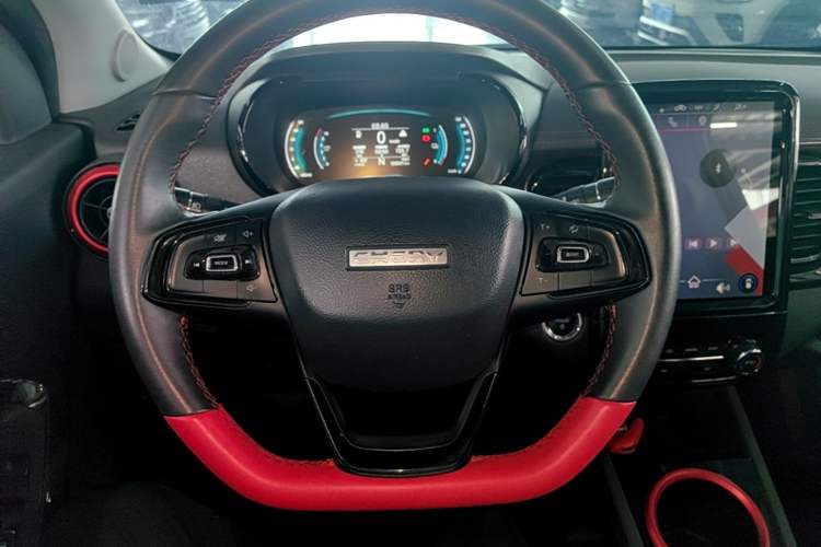Used Chery QQ Little Ant 2022 Sweet Pink Edition Half-Sugar Version 3-Cell Lithium 30kW 301km Steering Wheel