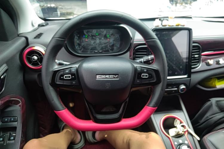 Used Chery QQ Little Ant 2022 Revised Version Sweet Pink Edition Half-Sugar Version Lithium Iron Phosphate 30.7 kWh 30 kW 301 km Steering Wheel