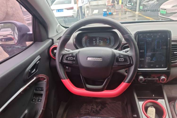 Used Chery QQ Little Ant 2022 Revised Version Sweet Pink Edition Half-Sugar Version Lithium Iron Phosphate 30.7 kWh 30 kW 301 km Steering Wheel