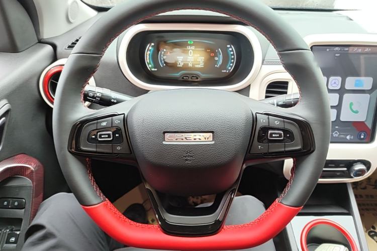 Used Chery QQ Little Ant 2022 Revised Version Sweet Pink Edition Half-Sugar Version Lithium Iron Phosphate 30.7 kWh 30 kW 301 km Steering Wheel