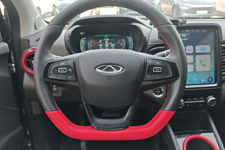 Used Chery QQ Little Ant 2022 Revised Version Sweet Pink Edition Half-Sugar Version Lithium Iron Phosphate 30.7 kWh 30 kW 301 km Steering Wheel
