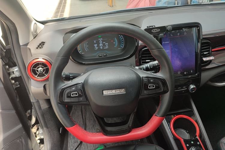 Used Chery QQ Little Ant 2022 Sweet Pink Edition Half-Sugar Version Lithium Iron Phosphate 30 kW 301 km Steering Wheel