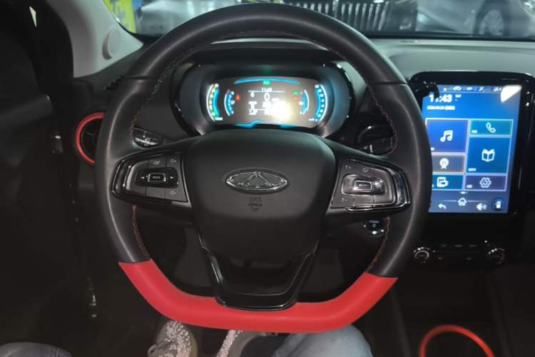 Used Chery QQ Little Ant 2022 Sweet Pink Edition Half-Sugar Version Lithium Iron Phosphate 29.2 kWh 30 kW 301 km Steering Wheel