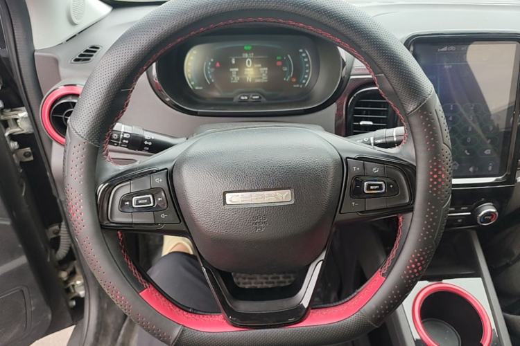 Used Chery QQ Little Ant 2022 Sweet Pink Edition Half-Sugar Version Lithium Iron Phosphate 30 kW 301 km Steering Wheel