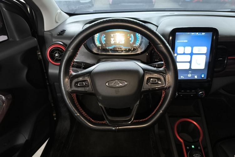 Used Chery QQ Little Ant 2022 Revised Version Sweet Pink Edition Half-Sugar Version Lithium Iron Phosphate 30.7 kWh 30 kW 301 km Steering Wheel