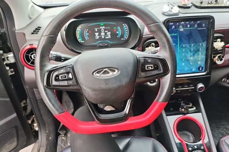 Used Chery QQ Little Ant 2022 Sweet Pink Edition Half-Sugar Version Lithium Iron Phosphate 30 kW 301 km Steering Wheel