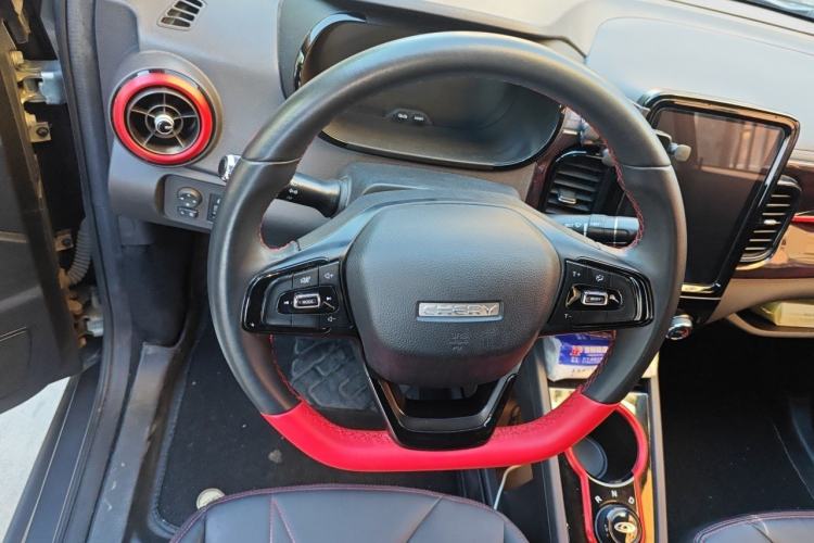 Used Chery QQ Little Ant 2022 Sweet Pink Edition Half-Sugar Version 3-Cell Lithium 30kW 301km Steering Wheel