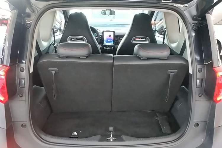 Used Chery QQ Little Ant 2022 Sweet Pink Edition Half-Sugar Version 3-Cell Lithium 30kW 301km Trunk